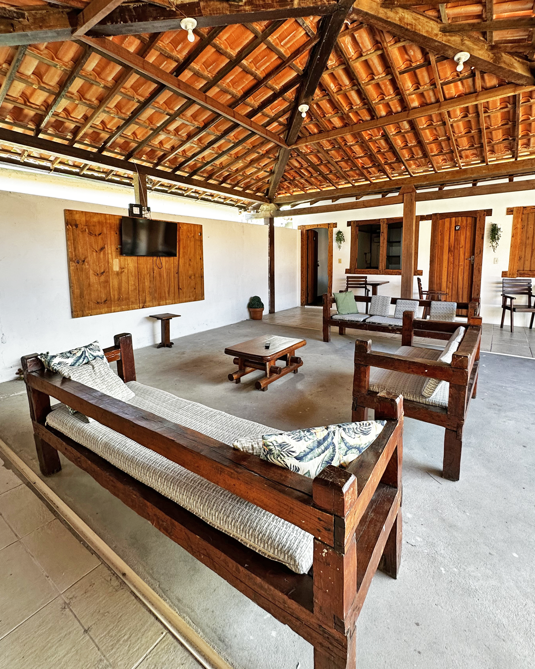 Área interna de convivência da pousada